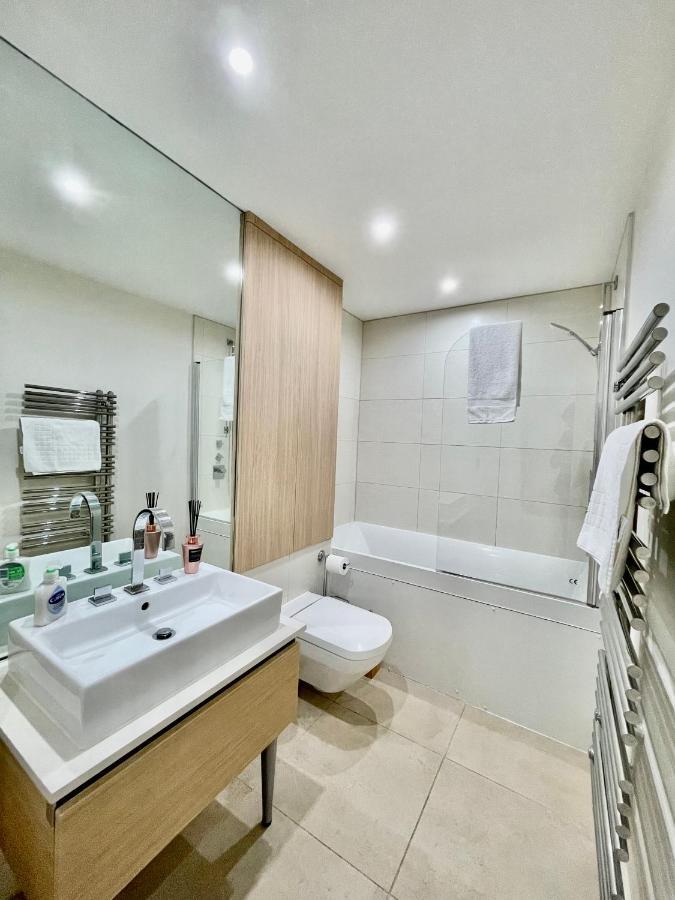 Gunwharf Quays Harbour Apartments Portsmouth Luaran gambar