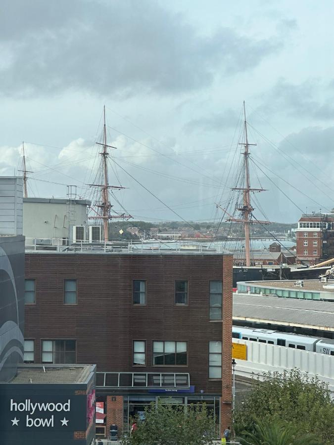 Gunwharf Quays Harbour Apartments Portsmouth Luaran gambar