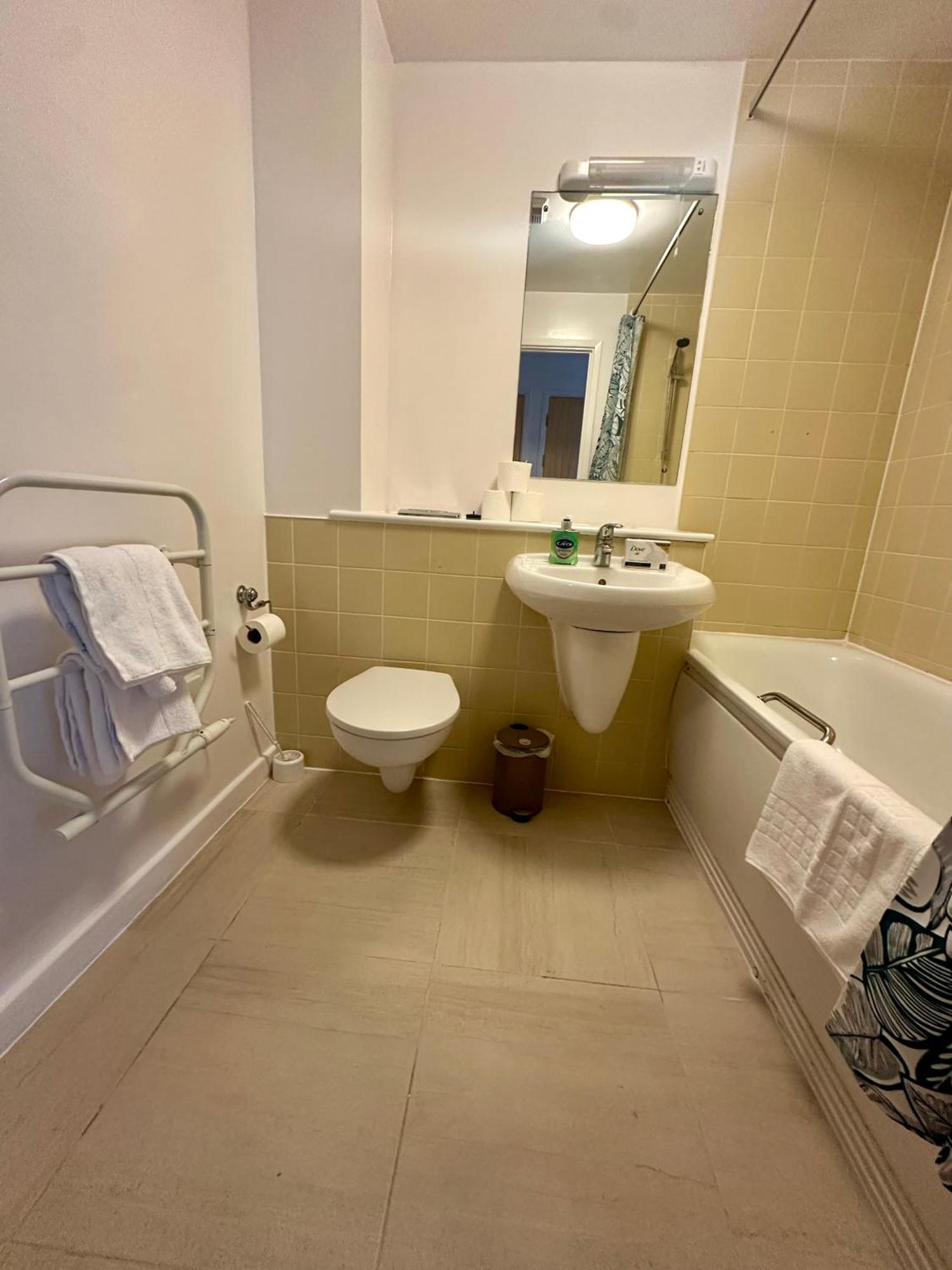 Gunwharf Quays Harbour Apartments Portsmouth Luaran gambar