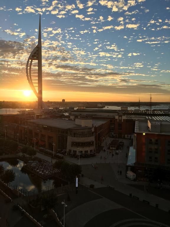 Gunwharf Quays Harbour Apartments Portsmouth Luaran gambar